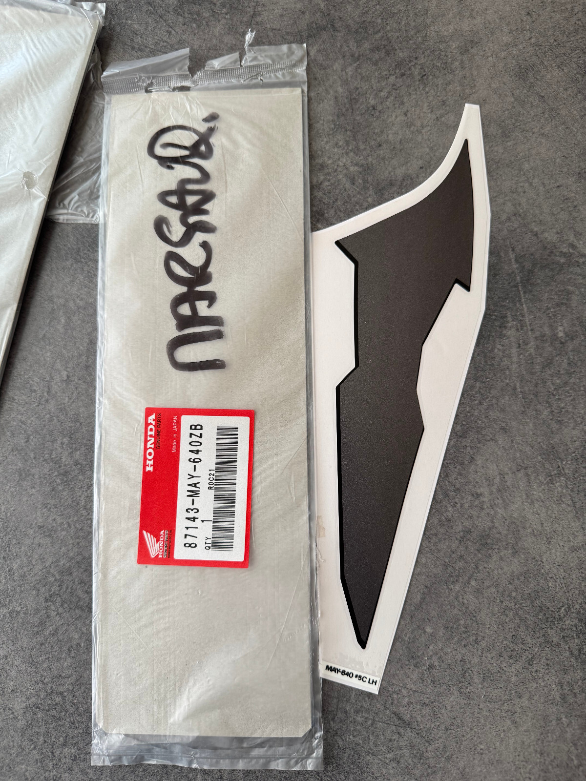 Sticker réservoir Honda Africa Twin XRV750 pièce moto OEM 1997