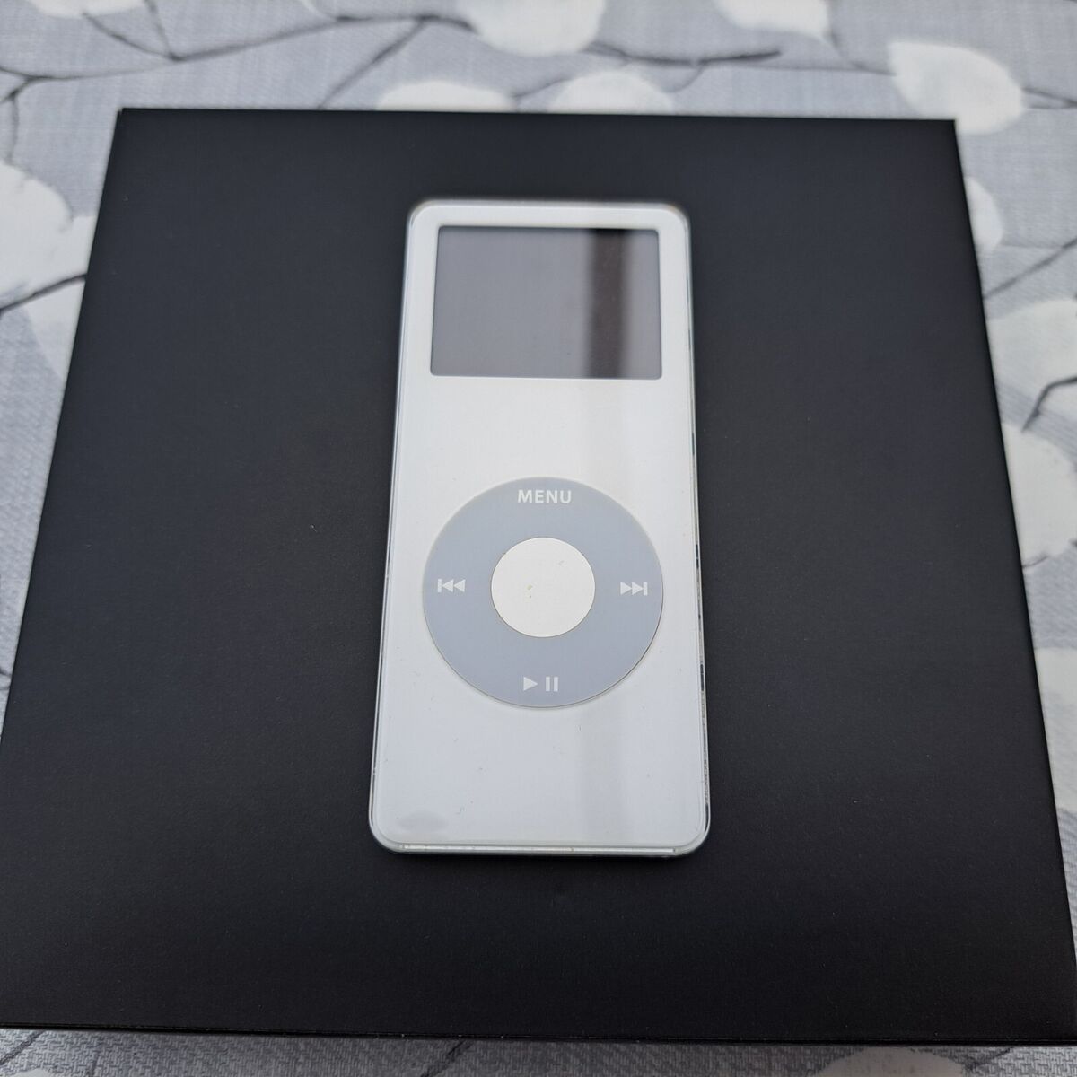 Apple iPod Nano 1st Generation White (1GB) for sale online Apple iPod Nano 1st Generation White (1GB) for sale online