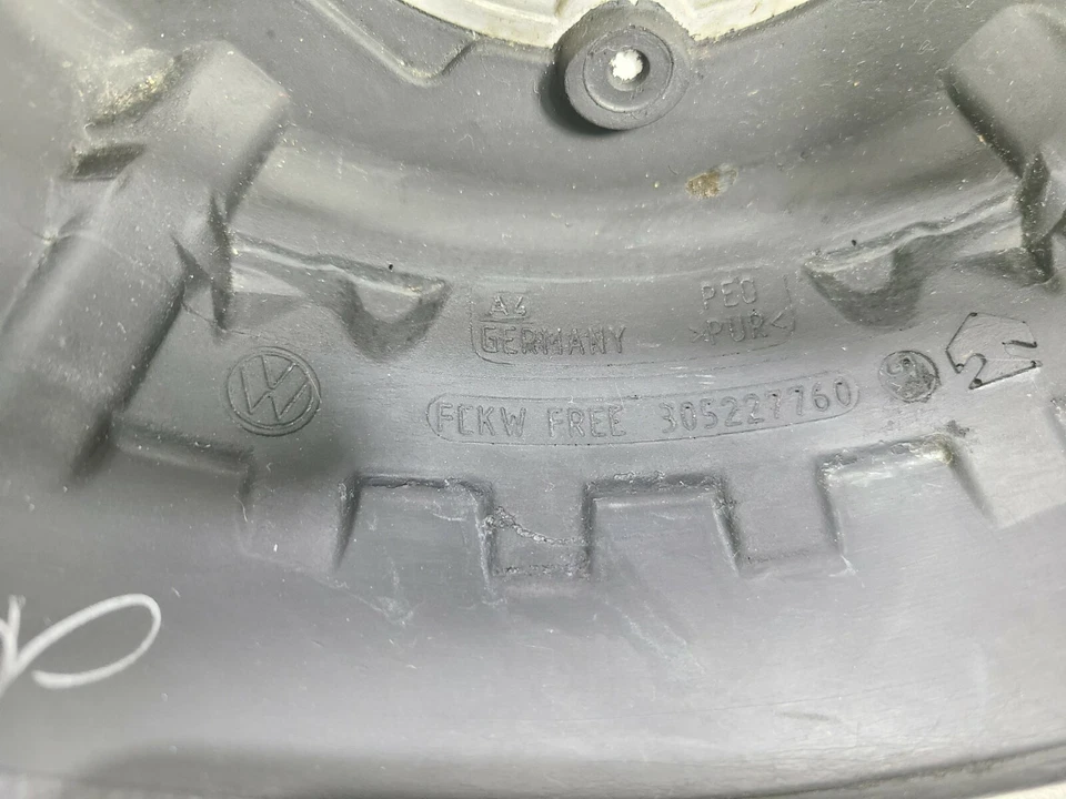 2006-2007 Volkswagen Passat Steering Wheel OEM - Image 4 of 4