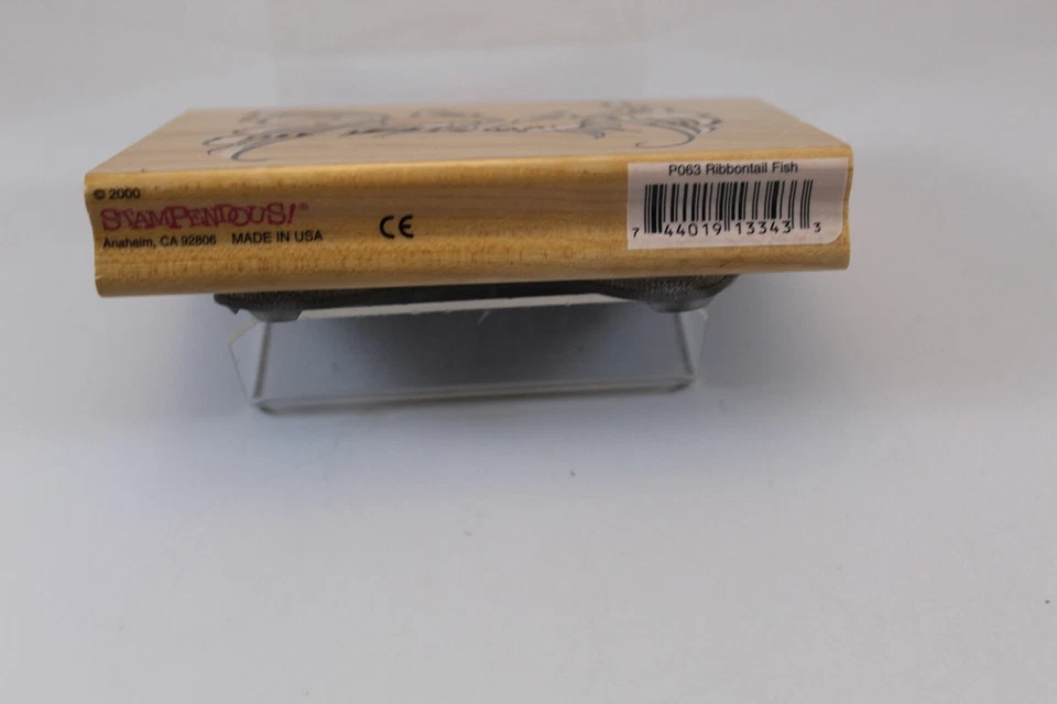 Nuevo sello de madera sin entintar Ribbontail Goldfish Stampendous 4,75" x 3,25" P063 Foto 3 de 4