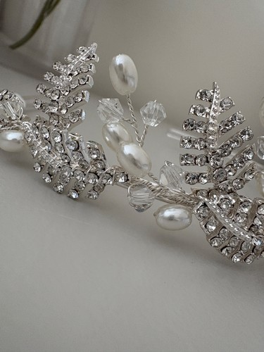 Jon Richard Crystal Leaf and Pearl Tiara - New in box - Picture 4 of 9
