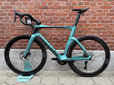 NEW! Bianchi Oltre Pro / Road Bike / Shimano Ultegra Di2 / Size 59