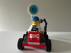 3365 LEGO Space Moon Buggy &ndash; 100% Complete w/ Instructions & minifigure 2011