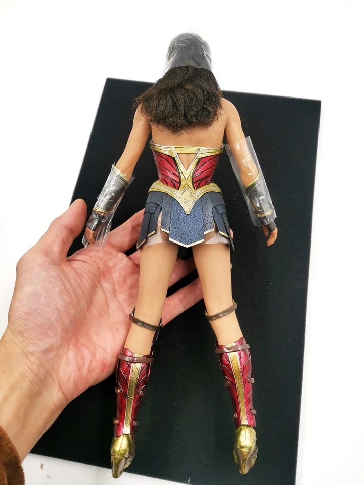 Figura corporal 1/6 Hot Toys HT Batman v Superman HT MMS359 Wonder Woman coleccionable Foto 3 de 4