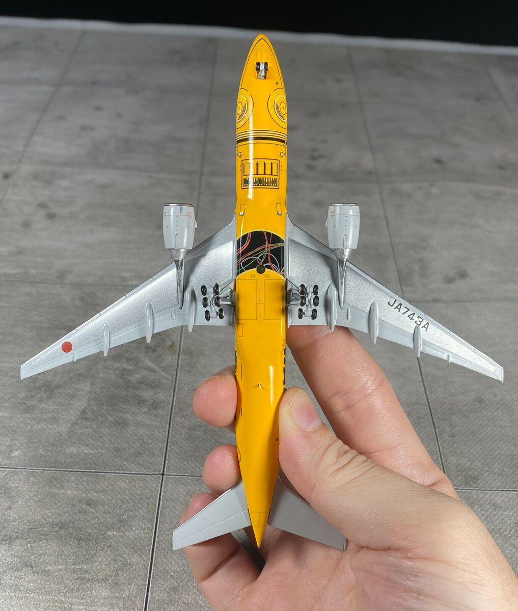 1:400 JC Wings ANA B777-200ER JA743A C-3PO Aircraft 1:400 JC Wings ANA B777-200ER JA743A C-3PO Aircraft