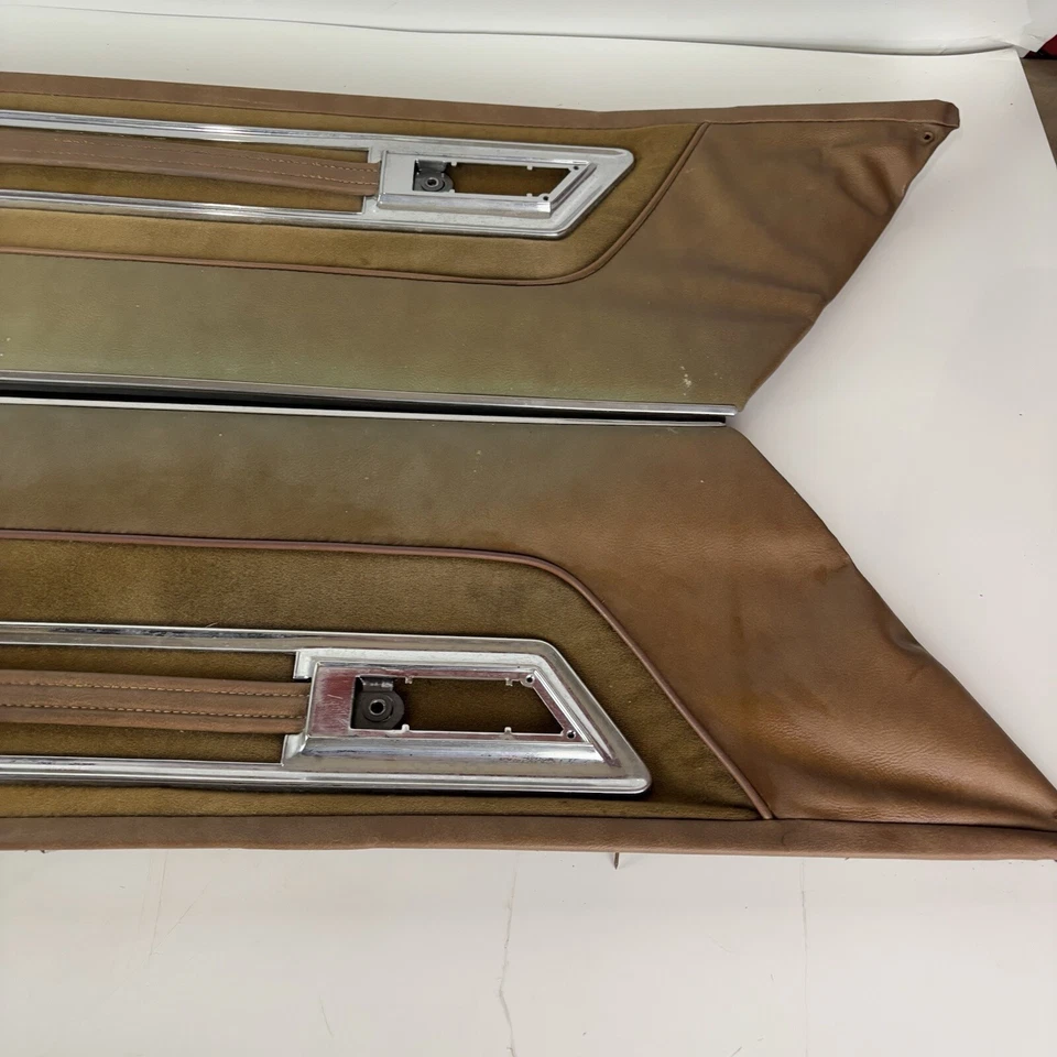 Oldsmobile 98 1975 panel de puerta trasera velas marrón OEM Foto 4 de 4