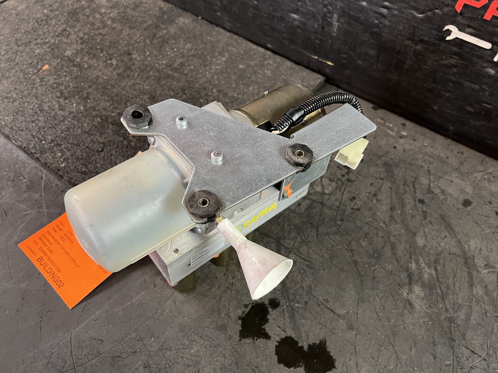 2002 MASERATI SPYDER HYDRAULIC CONVERTIBLE LIFT PUMP ID DAI1-102268