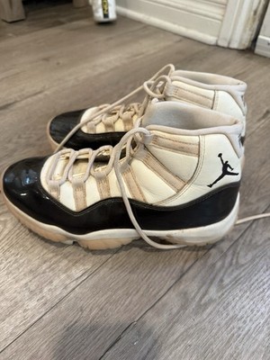 Nike Air Jordan 11 Woman s Neapolitan Cleats