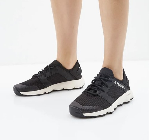 terrex voyager sleek