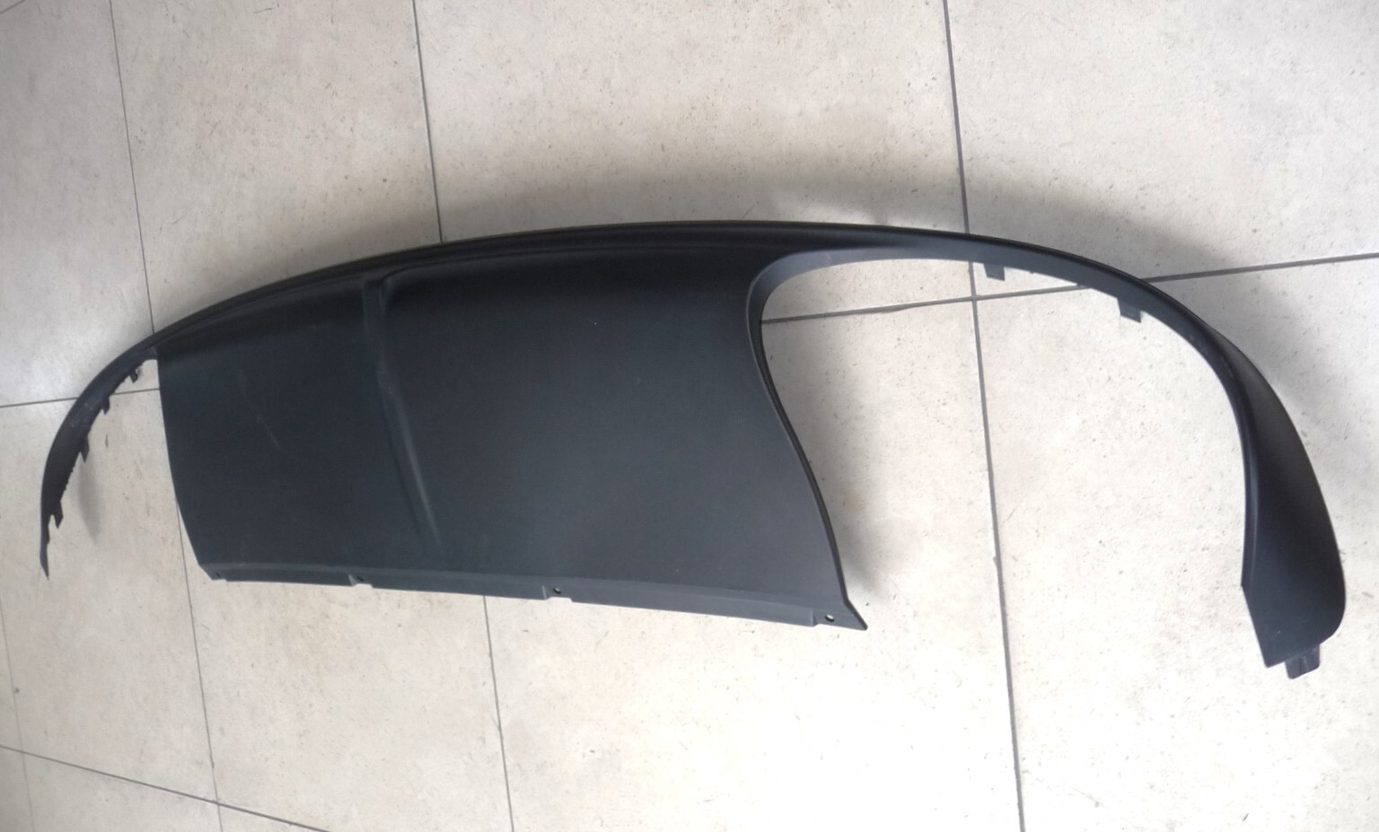 16-18 Bentley Bentayga BY636 rear Bumper Lower Diffuser Spoiler 36A807521B OEM