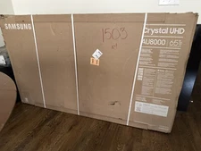 Samsung UN65AU8000F 65" 4K Crystal UHD Smart TV - Black. Brand New In Box.