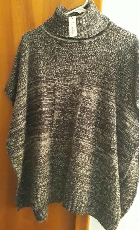 y2k New Women's Sweater PONCHO WRAP CAP SHAWL Knit Beautiful gray white $68 tag