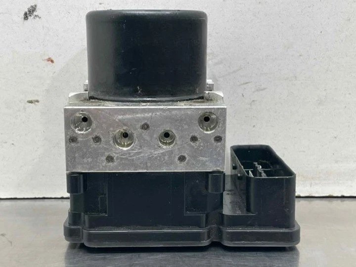 2016-2017 Volkswagen Jetta ABS Anti-Lock Brake Pump Assembly OEM Foto 4 de 4