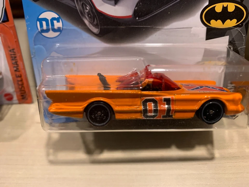 LOT OF 4 Batmobile Batman hot Wheels dukes of Hazzard general Lee custom Batman - Image 3 of 4