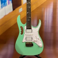 Six-String Poplar Body Maple Neck Green 7V Electric Guitar Ships from USA