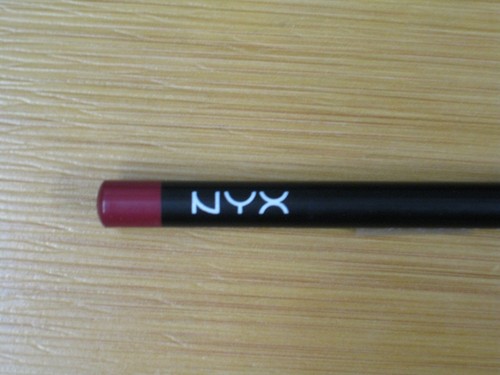 #813 PLUSH RED by NYX LIPLINER PENCIL 0.04 oz 1G MADE IN FRANCE LIPS NEW NO SEAL - Picture 2 of 3