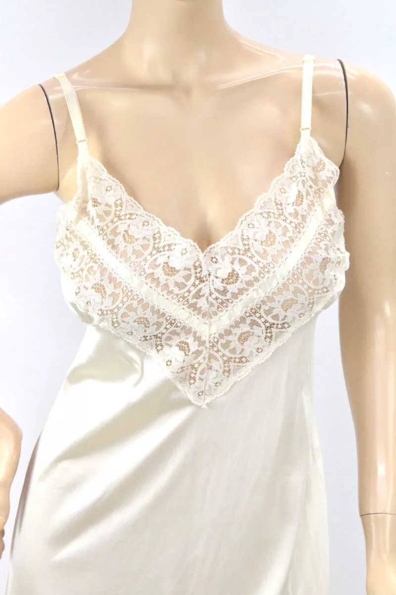 Vintage Full Slip size 38 Creamy White Soft Nylon Beautiful Wide Lace at  Bust