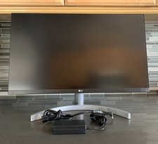 LG 27UL550-W 27\