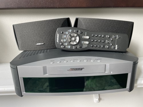 BOSE AV 3-2-1 MEDIA CENTER RECEIVER SPEAKERS, REMOTE. (UNTESTED NO POWER CORD)
