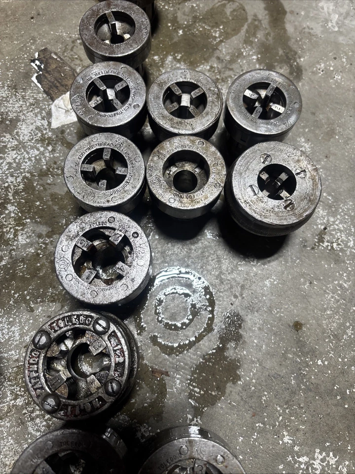 Rigid 00-R Handle And Toledo Threader Dies (14 Dies 1/8 To 1-1/4) Pipe Tap 2inch - Image 4 of 4