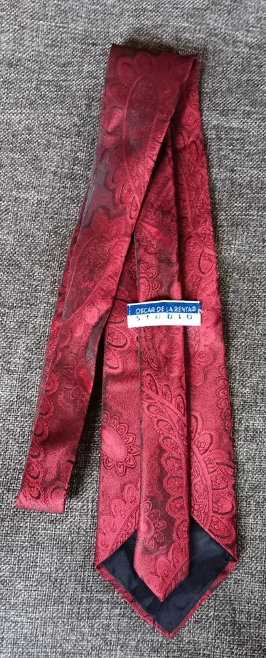 Corbata Años 70 80 90 Y2K Para Hombres Oscar De LA Renta Rojo Negro 3.5 Ancho 57 Largo Foto 2 de 4