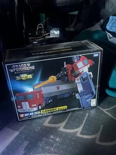 Takara Tomy Transformers Masterpiece MP-44 Convoy  Optimus Prime  Ver. 3.0 weigh