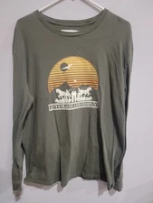 Levi Strauss and Co Men's XL Graphic Long sleeve Army Green T-shirt 