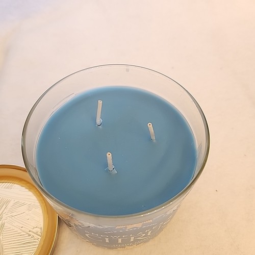 Bath & Body Works Snowflake & Citrus 3 Wick 14.5 oz Candle NEW Citrus Mango - Picture 2 of 4