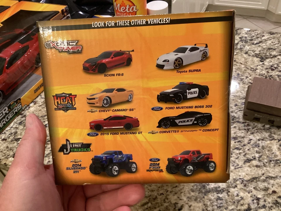 Jada R/C BIGTIME MUSCLE HYPER CHARGERS CHALLENGER SRT HELLCAT - UNOPENED - Image 3 of 4