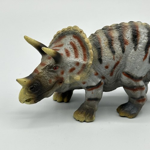 Schleich 2002 Triceratops Dinosaur Figure. Vintage Retired. D-73527. SHIPS FREE! - Picture 2 of 6