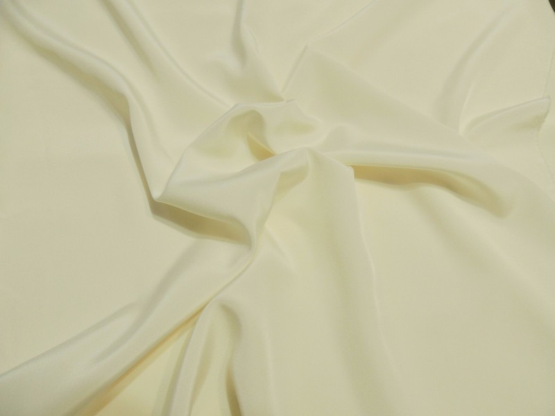 3 Yards Lightweight Low Sheen Cream Plain Weave Silky PCB815