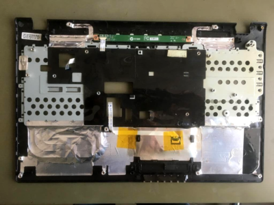 Repose-poignets et pavés tactiles MSI pour ordinateur portable