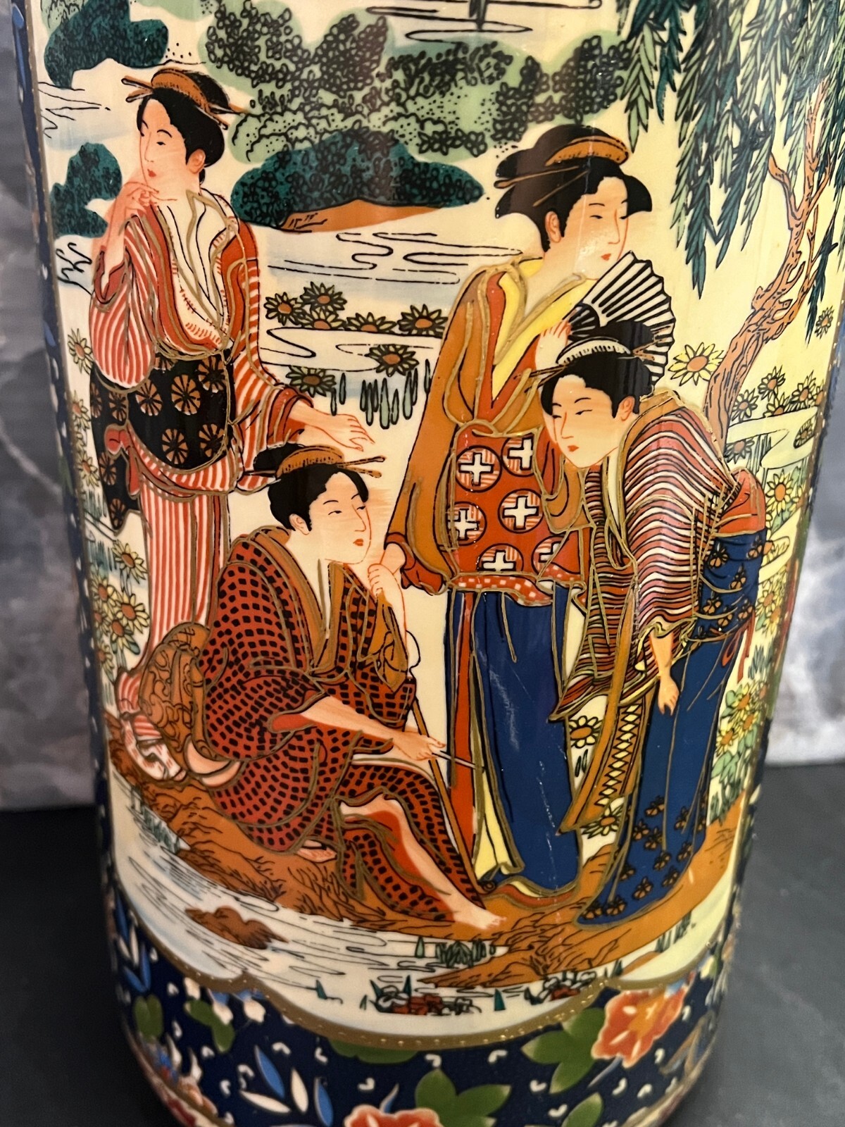 VINTAGE SATSUMA HAND PAINTED MORIAGE 18” GEISHAS FLORAL UMBRELLA CANE STAND VASE