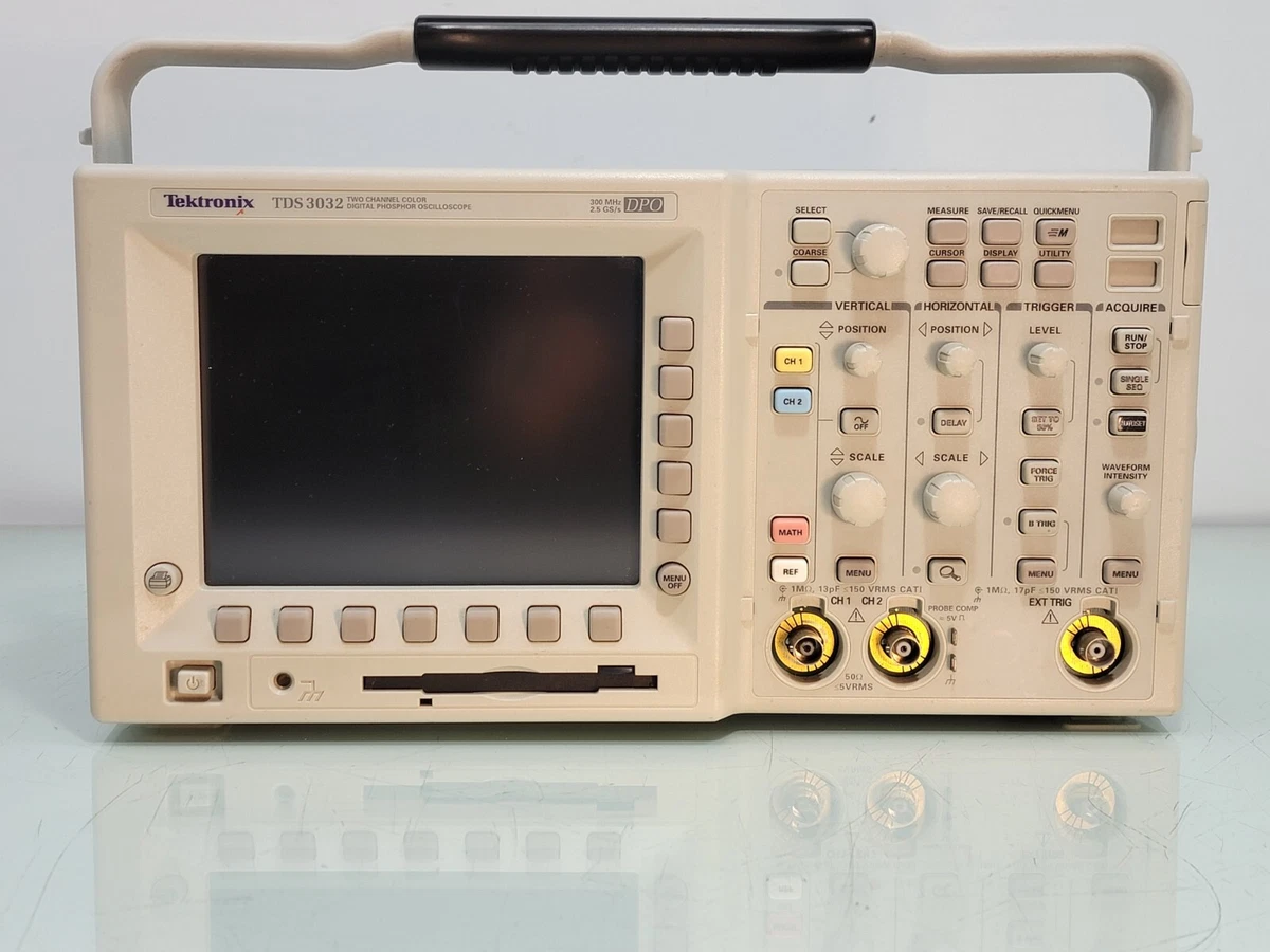 Tektronix TDS3032 2-Channel 300MHz 2.5 GS/s Digital Oscilloscope - *Read*