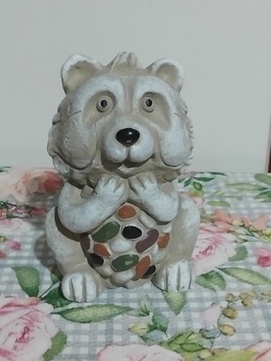 Wunderschöner handgefertigter Waschbär aus Vollbeton / 16 cm / 890 gr