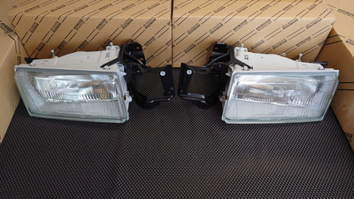 Toyota Genuine AE86  Levin Late Headlight Left And Right Set  2 Door/3 Door