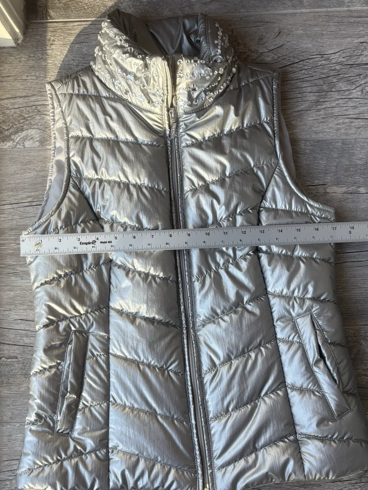 Colete Feminino INC International Concepts Prata Embelezado Tamanho Médio - Imagem 4 de 4