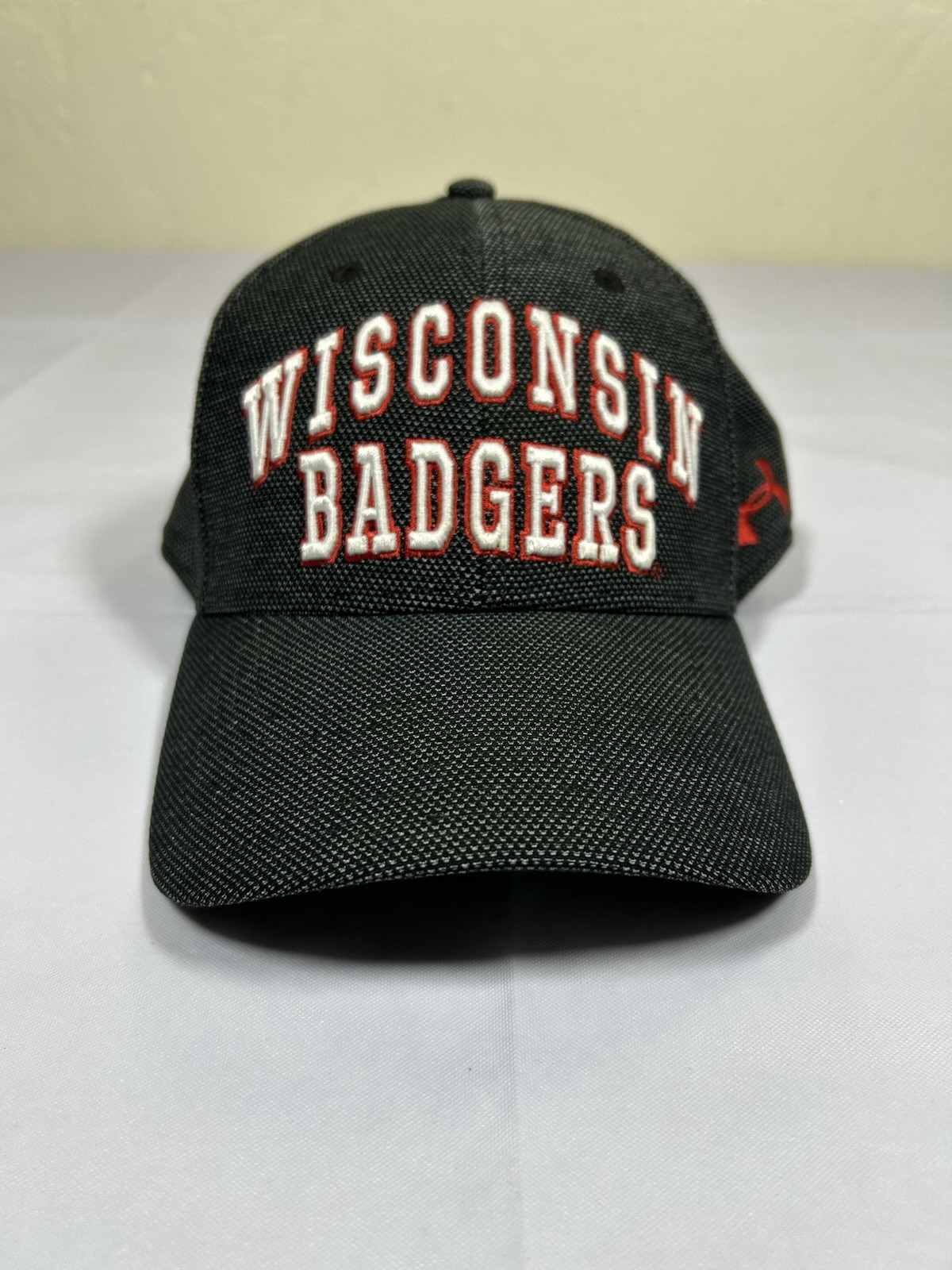 University of Wisconsin Badgers Under Armour Adjustable Hat Cap