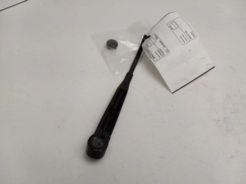 Chrysler Town Country 2008 brazo limpiaparabrisas trasero Foto 3 de 3