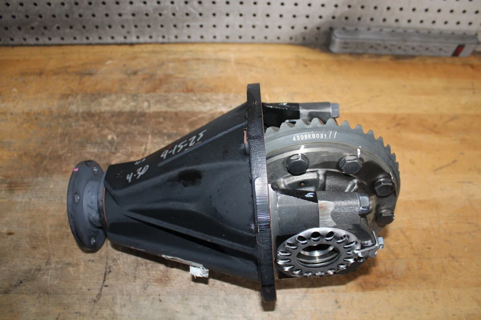 2021 TOYOTA TACOMA SR 2.7L REAR CARRIER DIFFERENTIAL 4.30 GEAR RATIO Foto 3 de 4
