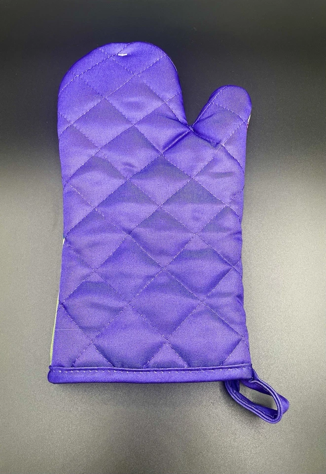 NEW! Coat of Many Colors Oven Mitt Dolly Parton Dollywood - Image 2 of 2