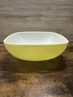 Vintage Pyrex Primary Yellow Serving Bowl Dish 525B-025 2.5 QT Free Shipping