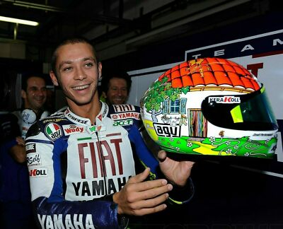 MINICHAMPS VALENTINO ROSSI MODELLINO DIECAST CASCO AGV 1/8 M1