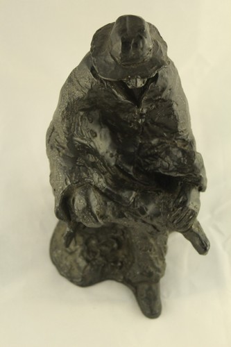 Petronzio CA XX secolo scultura in resina/bronzo fuso figura uomo seduto - Foto 9 di 12