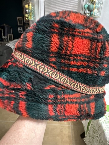 Red Black Tartan Plaid Faux Fur Hat Size XL Cosplay 60’s-70’s Hippy Boho - Picture 13 of 13