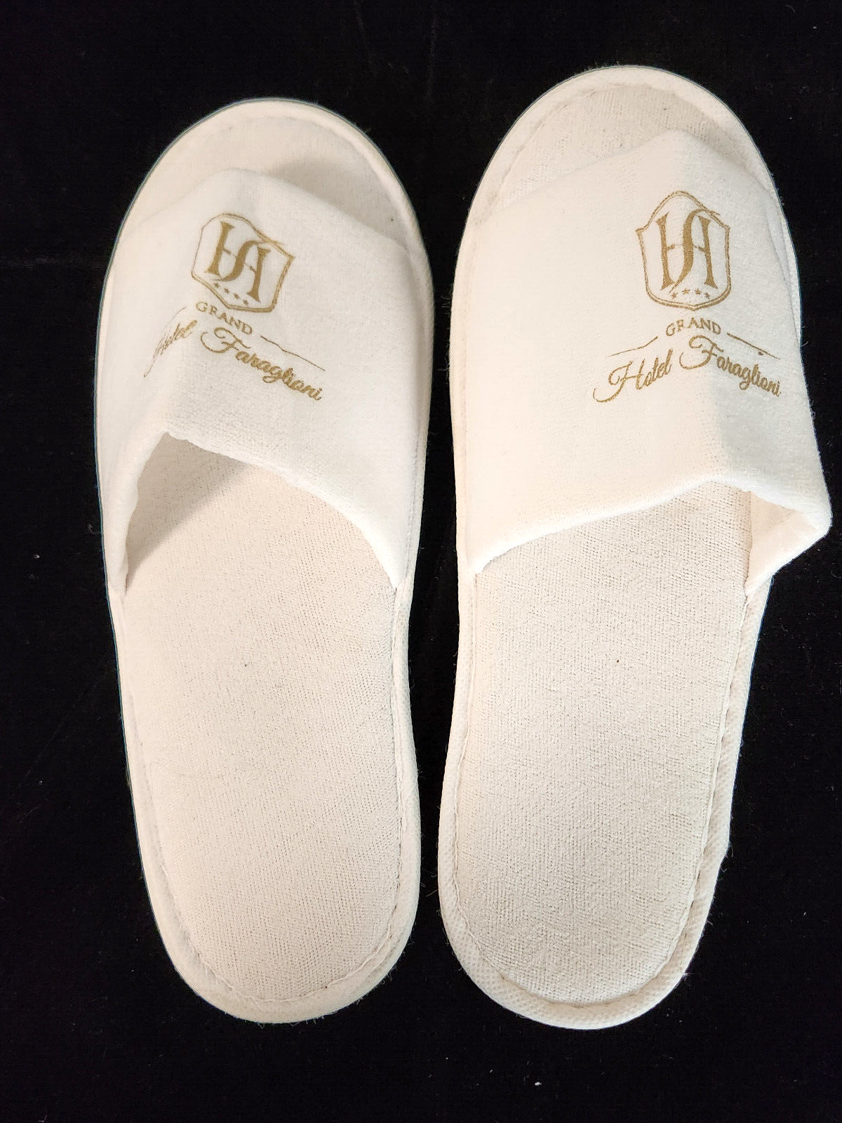 PANTOFOLA D’ORO Grand Hotel Faraglioni Catania Sicilia Italia Pantofole da hotel taglia 1 adatte alla maggior parte