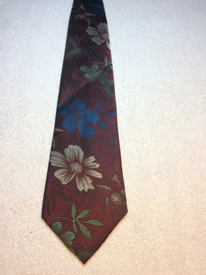 CORBATA VINTAGE ETIENNE AIGNER PARA HOMBRE 3,75 X 60 BORGOÑA CON AZUL, VERDE, BEIGE  Foto 2 de 4