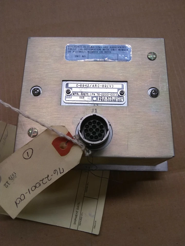 RAYTHEON 76-22001-001 LLAVE DE CONTROL AUTOMÁTICO C/8942/ARC-89(V) *SV* PROBADO Foto 2 de 4