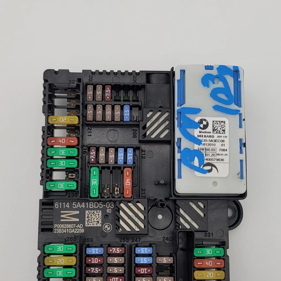 2022 BMW X7 G07 X5 G05 5A41BD5 3.0 Hybrid 259kw Fuse Box Module 5A3EC08 - Image 4 of 4