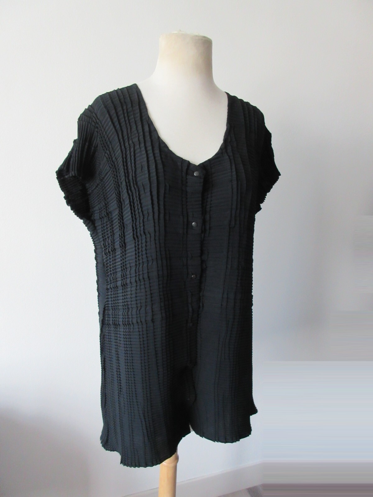 BABETTE SF black polyester microfiber pleated sna… - image 2